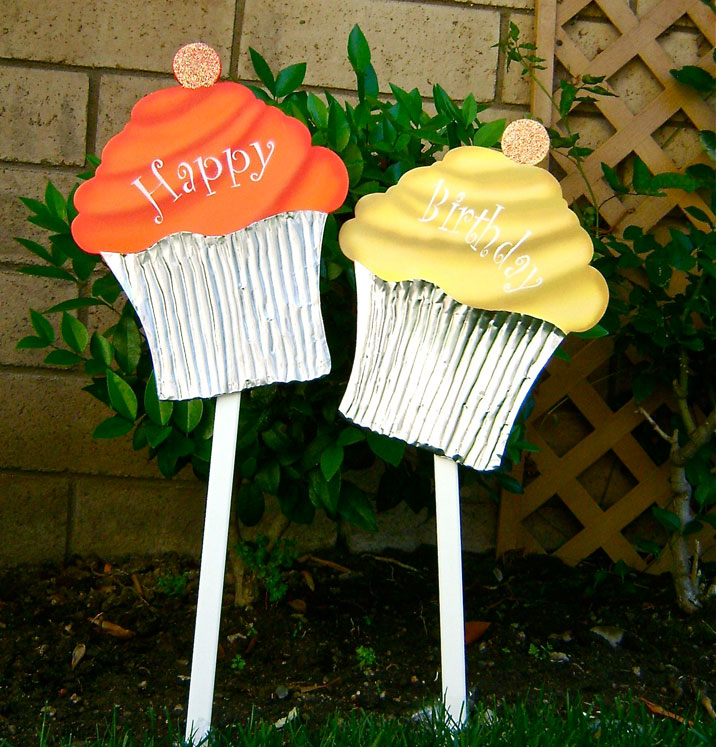 Birthday Cupcake Lawn Decor